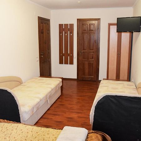Gostynniy Dvir Hostel Ternopil Buitenkant foto