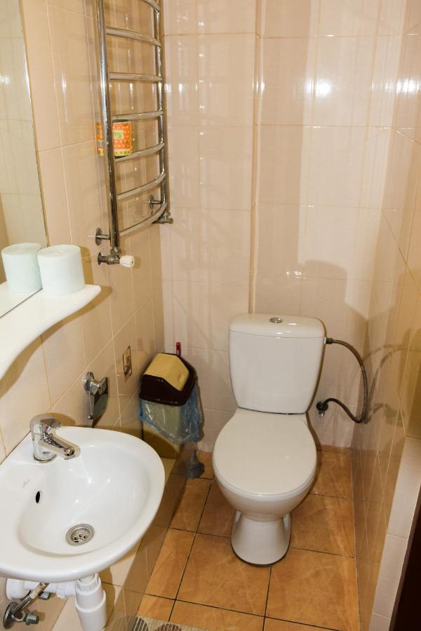 Gostynniy Dvir Hostel Ternopil Buitenkant foto