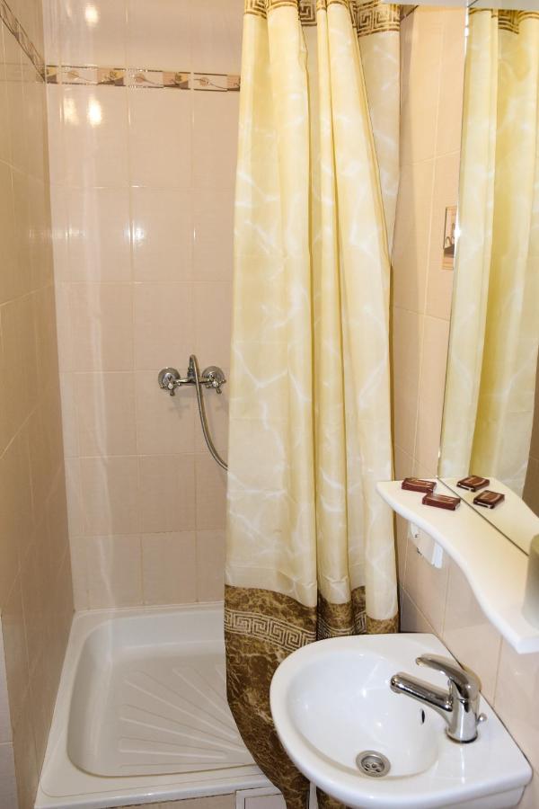 Gostynniy Dvir Hostel Ternopil Buitenkant foto