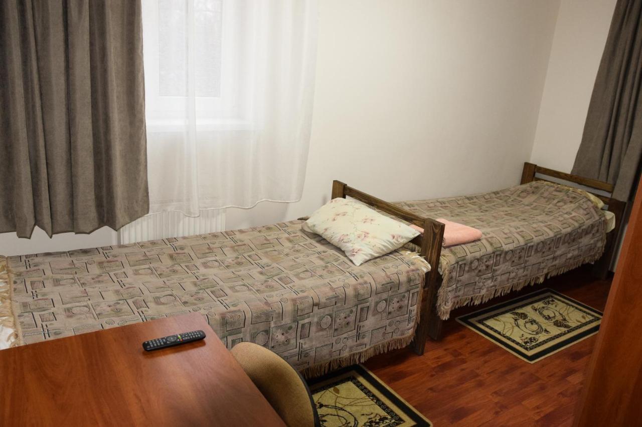 Gostynniy Dvir Hostel Ternopil Buitenkant foto