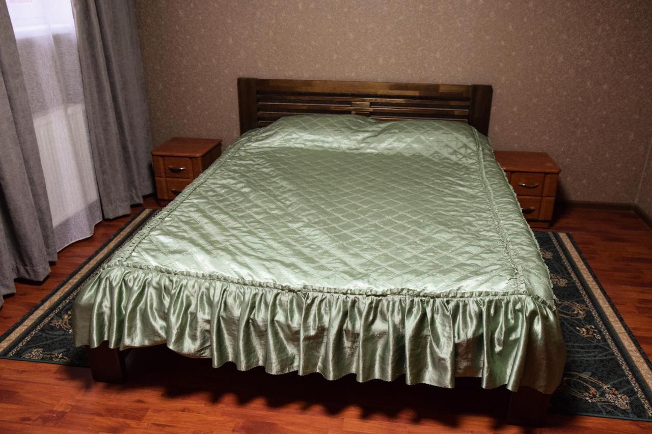 Gostynniy Dvir Hostel Ternopil Buitenkant foto